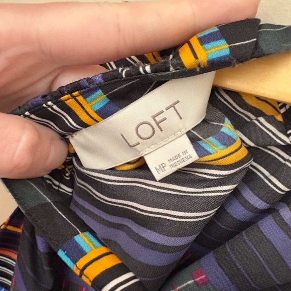 LOFT Women's Petite M Multicolor Striped Sleeveless Blouse Casual - Picture 3 of 3
